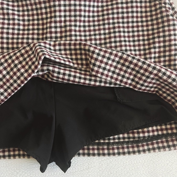 Abercrombie + Fitch Plaid Women's Skort - Picture 4 of 4